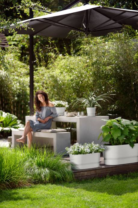 greenville terrace trough 60cm wheels white
